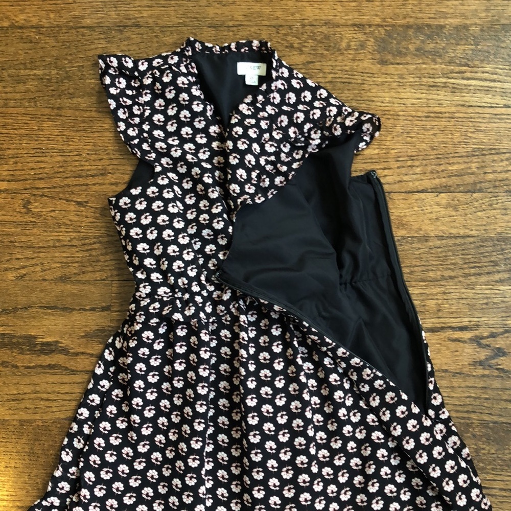 J Crew Lightweight Meshy Cap Sleeve Floral Ruffle V-Neck Dress with Pockets - Picture 5 of 6